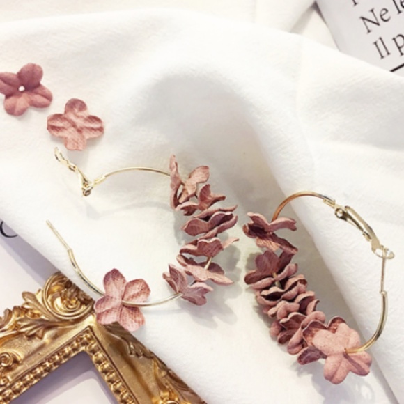 Dusty Pink Flower Petal Hoop Earrings - Picture 4 of 5
